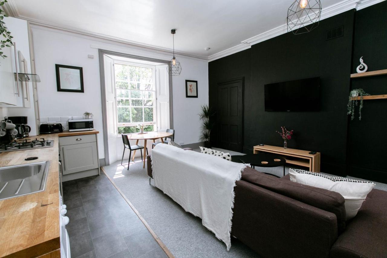 Peaceful Apartment - Dedicated Free Parking - Walk To Centre, Uni, Hosp - Business And Leisure - Contact For Long Stays 엑서터 외부 사진